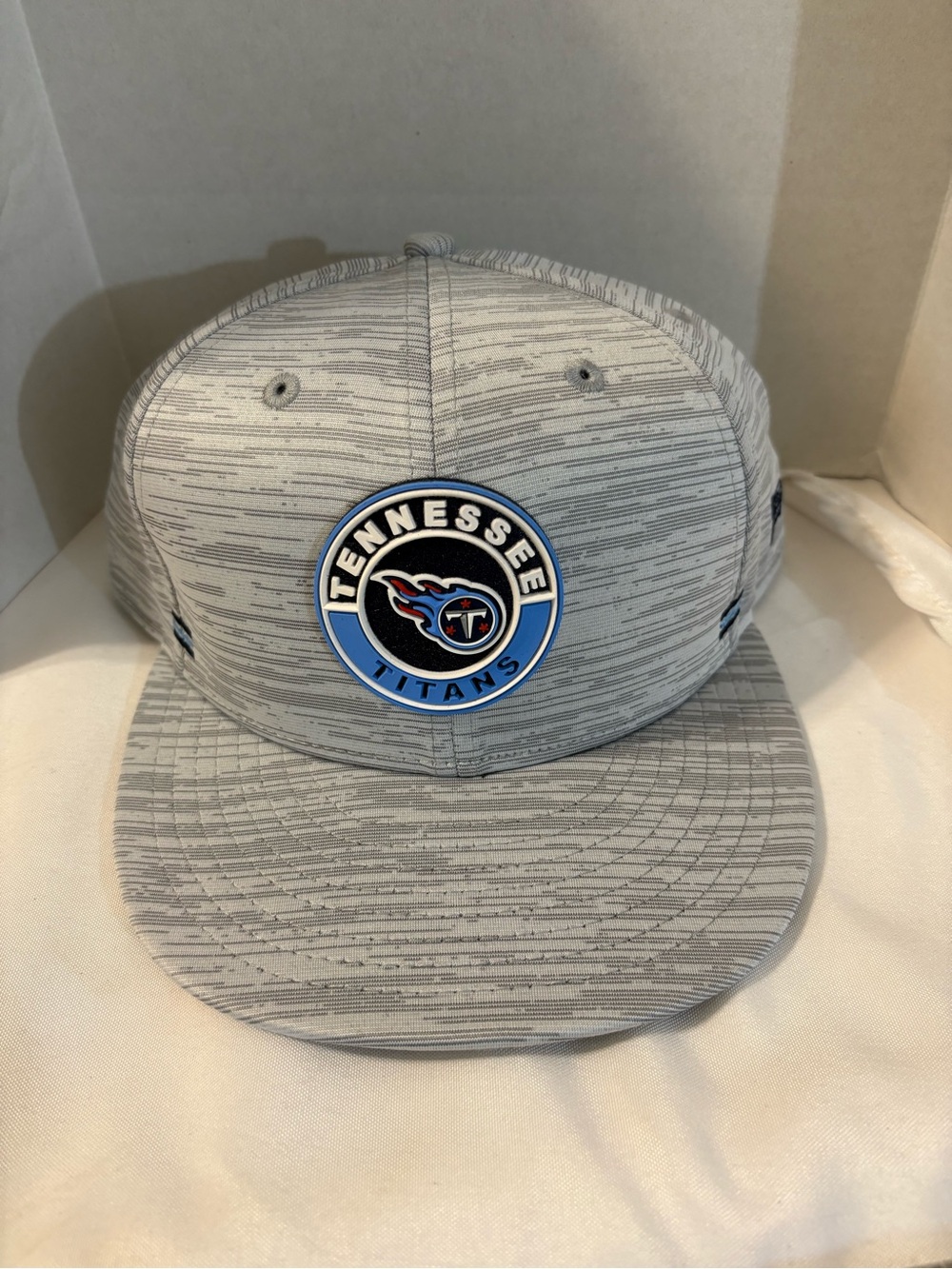 Tennessee Titans hat New Era 2020 NFL Sideline Official 9FIFTY Snapback grey